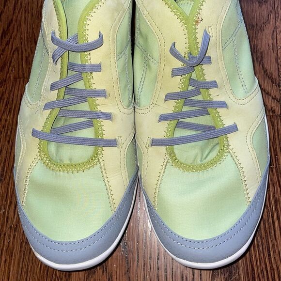 Clarks lime green & gray athletic/walking shoes - Picture 2 of 7
